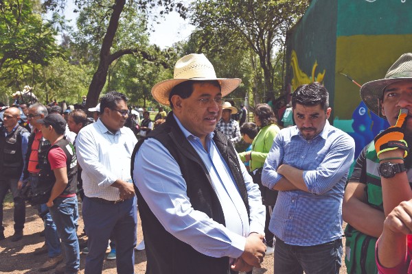 Acosta pensó que se trataba 591% de silbatos para policías. Foto: Daniel Ojeda