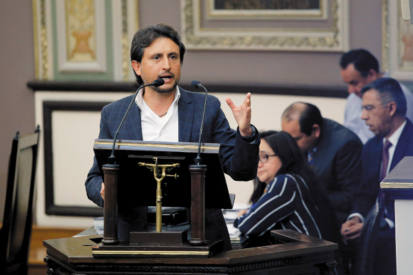 SESIÓN. Al legislador José Juan Espinosa se le inició un proceso de responsabilidades. Foto: ENFOQUE