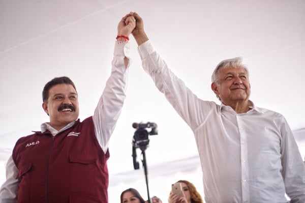 Carlos Lomelí y AMLO renuncia