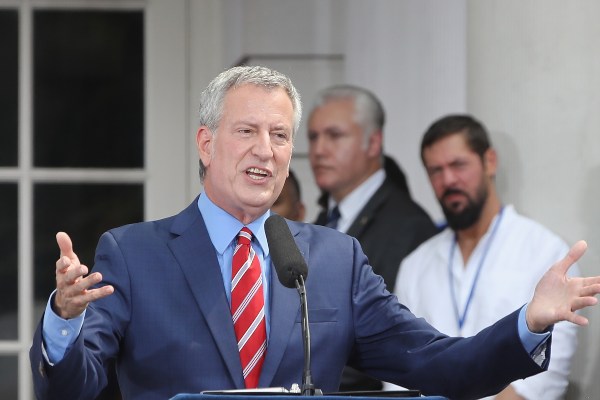 De Blasio ha advertido que su ciudad no cooperará con el ICE. Foto: Archivo | AFP