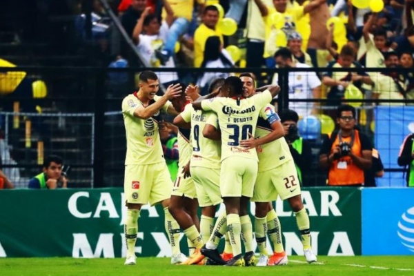 Con poca afluencia de aficionados o, por lo menos no la esperada, el primer tiempo del encuentro transcurrió prácticamente en mediocampo. Foto Twitter