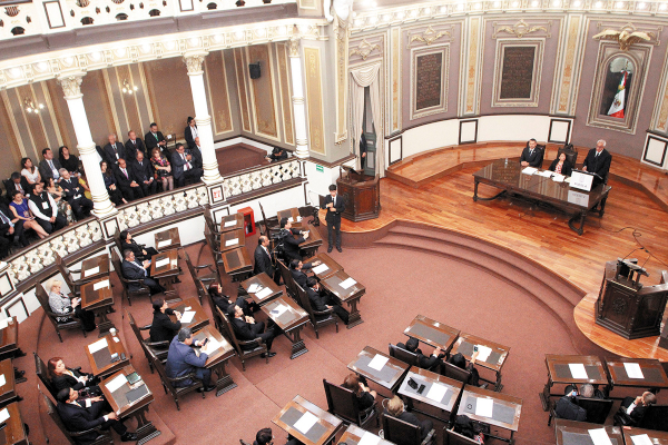 APOYO LOCAL.La mayoría de los funcionarios
aprobaron al gobierno actual. Foto: ENFOQUE.