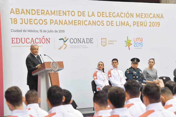 ATENTO. El Presidente no está ausente en temas de deporte en su sexenio. Foto: Pablo Esparza Solís.