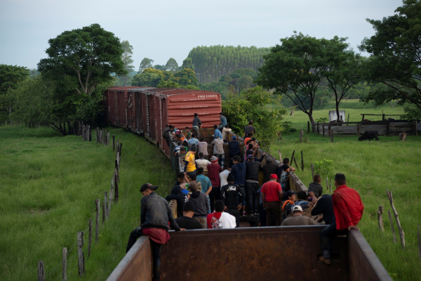La restricción de asilo se aplicará incluso a niños que cruzaron solos la frontera con México. Foto: REUTERS.