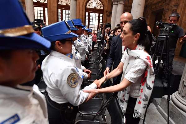 SOLIDARIDAD. El acto
fue encabezado por la jefa
de Gobierno, Claudia
Sheinbaum. Foto: Pablo Salazar.