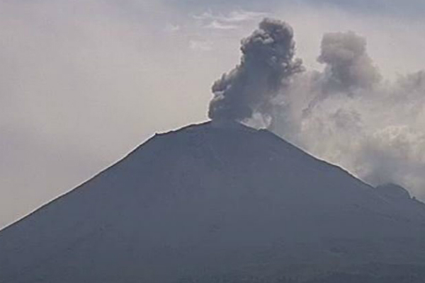 Actividad del Popocatépetl provoca caída de ceniza en la CDXM y Edomex: FOTOS