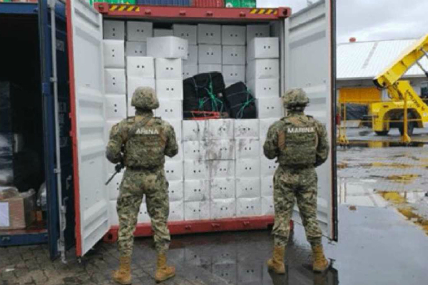 Semar decomisa en Manzanillo más de 60 kilos de cocaína procedentes de Perú