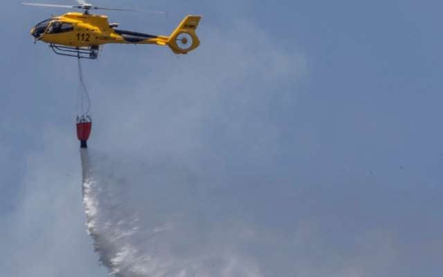 PRUEBAS.
El 11 de junio se hizo una
demostración de sofocación de incendio
por el Día Nacional del
Combatiente de Incendios
Forestales. Foto: AP
