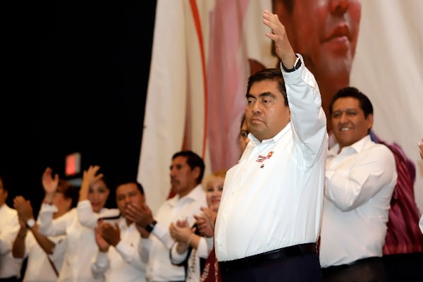 Miguel Barbosa en conferencia de prensa
