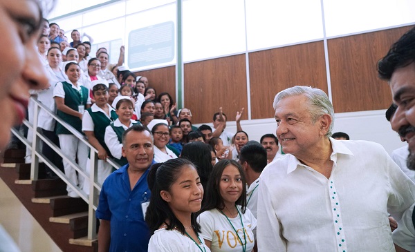 El presidente Andrés Manuel López Obrador en Diálogo con la Comunidad del Hospital Rural Bochil, Chiapas. Foto: Especial