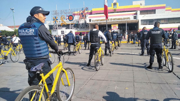 Acto. La reserva
de bicis fue entregada durante el desabasto de gasolina. Foto: Especial