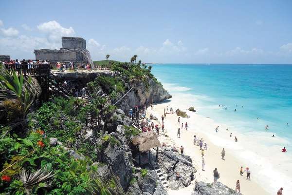 El programa considera el
desarrollo de infraestructura
para comunicar
los diversos destinos de
playa del país. Foto: Cuartoscuro