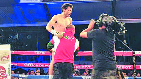 Julio César Chávez Jr. En el combate que marcó su reaparición en los cuadriláteros. Foto: Especial