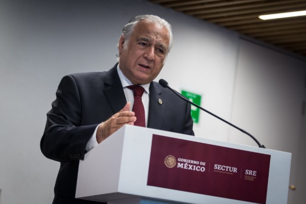 Turismo ha bajado por culpa de amparos, Torruco
