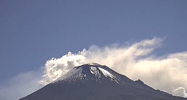 El Semáforo de Alerta Volcánica del Popocatépetl continúa en Amarillo Fase 2. Foto Webcams