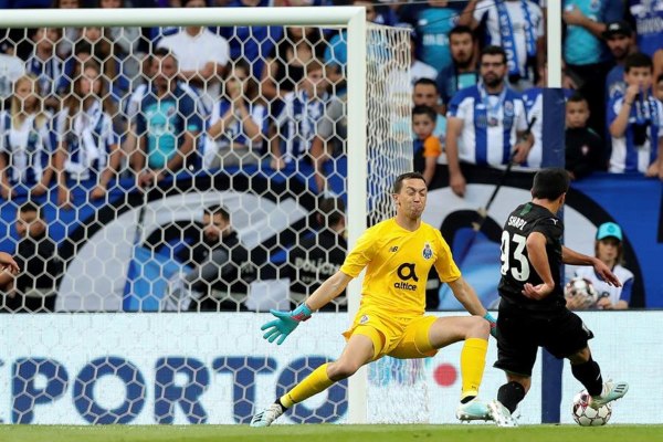 Quedaron 2-3 en el Estadio Do Dragao. Foto: EFE.