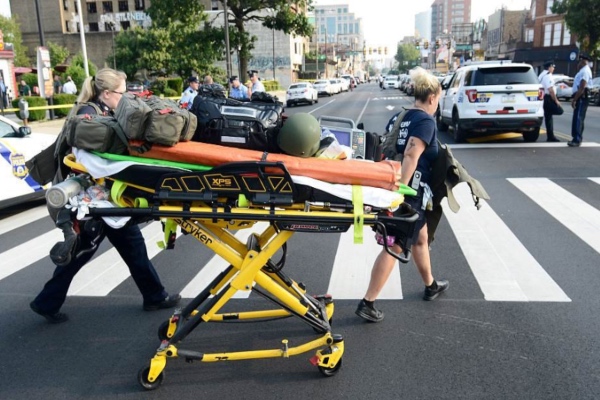 El presunto tirador tiene aproximadamente 36 y ya fue detenido por SWAT.
Foto: Especial