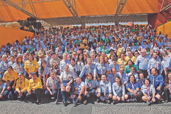 UNIÓN. Fabiana Briseño acompañó a líderes de la Asociación de
Scouts, así como a los participantes de la junta anual. Foto: ENFOQUE