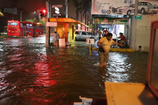 Luvia_Acapulco-inundacion (1)