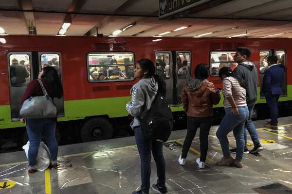 Metro reporta alta concentración de usuarios en la mayoría de sus líneas