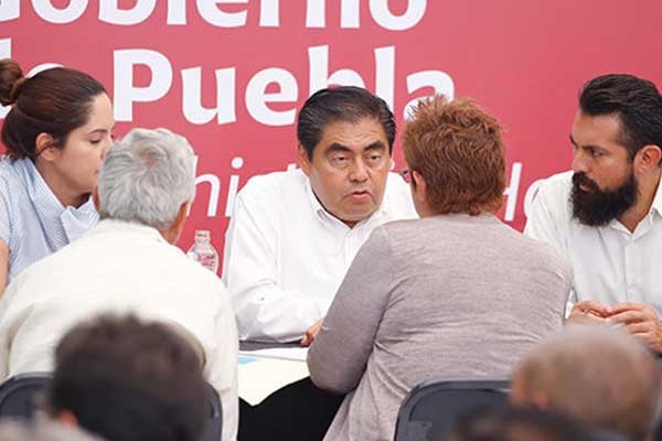 Ciudadanos_asisten_audiencia_pública_Gobernador_Puebla