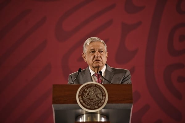 El mandatario advirtió del riesgo del robo de gas.