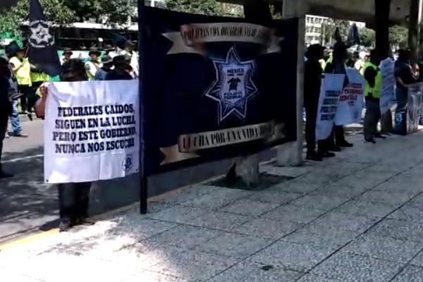 Periferico protesta policias federales