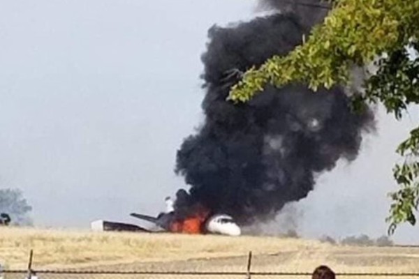 Incendio_de_avion_en_california