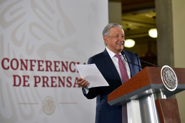 AMLO_Santa_Lucía_aeropuerto_mañanera