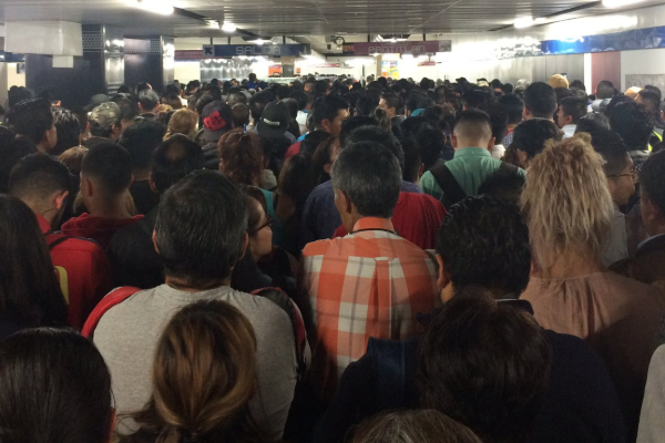 Reporte_Metro_CDMX_hoy_22_agosto_estaciones_saturadas