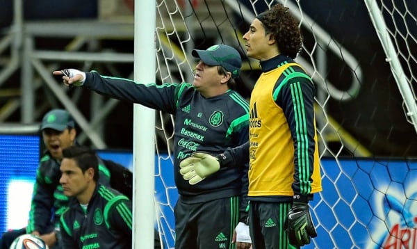 guillermo_ochoa_piojo_herrera_america