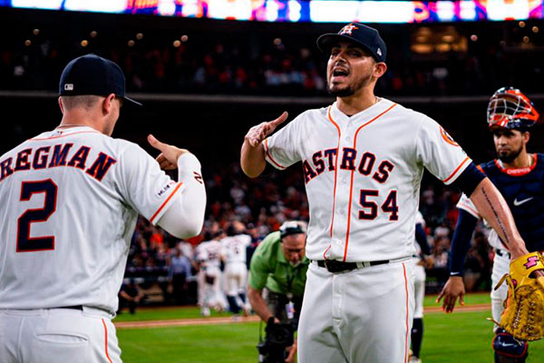 Roberto_Osuna_salvamento_triunfo_Astros_ligas_mayores