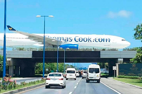 Multan_72 MDP_Aeropuerto_Cancún_monopolio_taxista