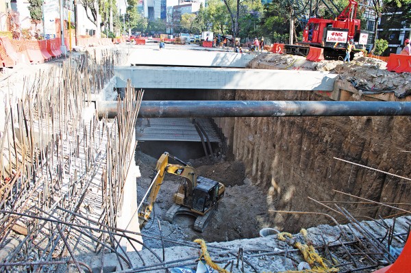 PRESIONES. La construcción de obras de ingeniería civil sufrió un descenso de 1.4 por ciento. Foto: Cuartooscuro
