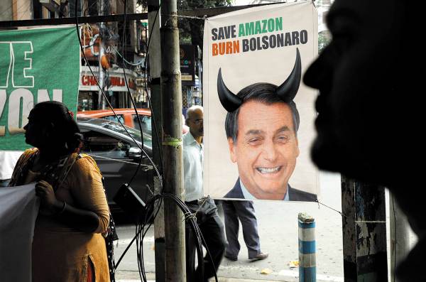 CRÍTICAS. Ambientalistas juzgan a Bolsonaro por su reacción ante incendios en la Amazonia. Foto: EFE