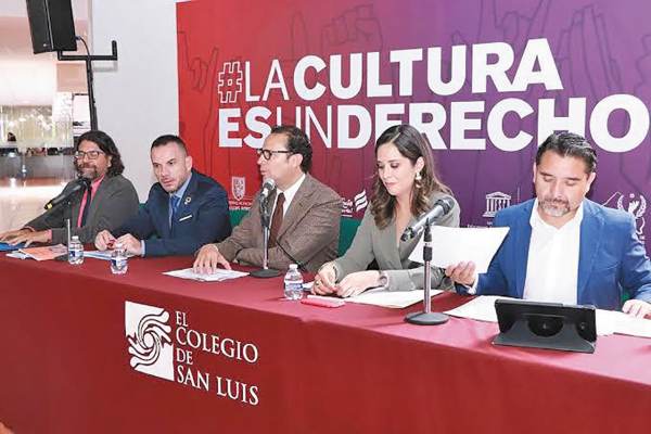 CONVENIO. El alcalde Xavier Nava destacó
la promoción que se hace a favor de la cultura. Foto: Especial.