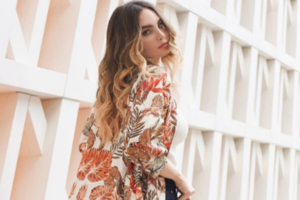 Asà es como Belinda pone en riesgo su vida con esta moda: FOTOS