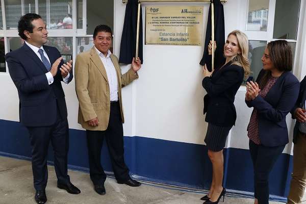 Tras reconocer al personal del DIF, encabezado por Romina Contreras Carrasco, el Alcalde recordó que el trabajo coordinado permite realizar obras de gran impacto, como esta estancia infantil. Foto: Especial