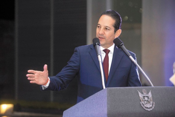 DISCUSIÓN. Francisco Domínguez adelantó que los gobernadores tendrán dos asambleas.