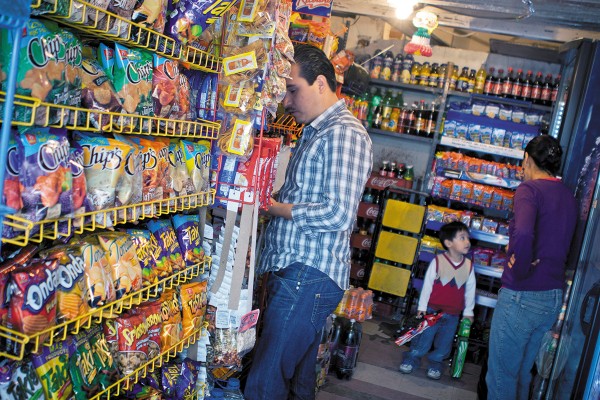 REALIDAD. Los pequeños negocios generan 78 por ciento del empleo en el país. Foto: Cuartoscuro