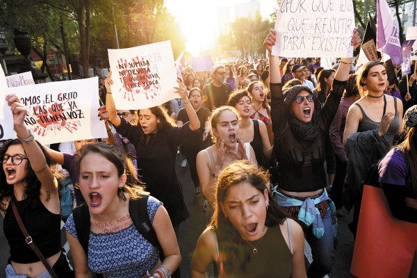 NI UNA MÁS. Mujeres exigen que se ponga un alto a la violencia feminicida. Foto: Leslie Pérez