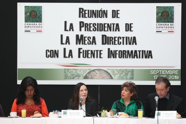 Laura Rojas aseguró que se está afinando el protocolo para garantizar la seguridad de los trabajadores y legisladores en caso de algún bloqueo magisterial. Foto: Especial