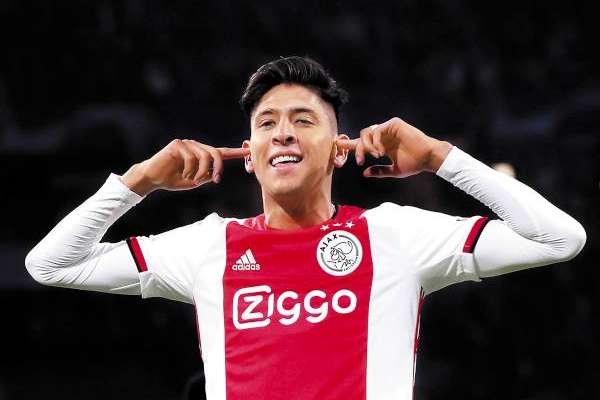 RESPONDE A DE BOER. Después del juego Edson Álvarez dijo desconocer a Ronald de Boer, quien había asegurado que no tenía calidad para ser mediocampista del Ajax.
Foto: EFE