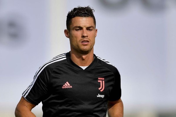 cristiano_ronaldo_agradece_a_chicas_que_le_dieron_comida