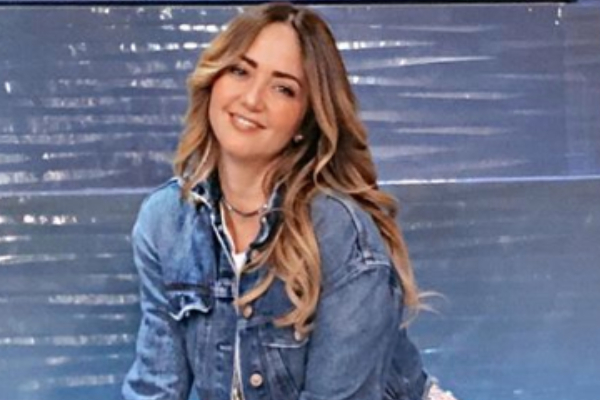 Es digno de señalar que a sus 48 años de edad, la conductora del programa matutino de Hoy posee unas piernas bien torneadas.