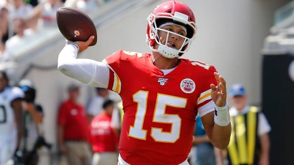 LÍDER. Pat guió a los Chiefs para derrotar a
los Ravens, 27-24 en tiempo extra, en 2018. Foto: AP