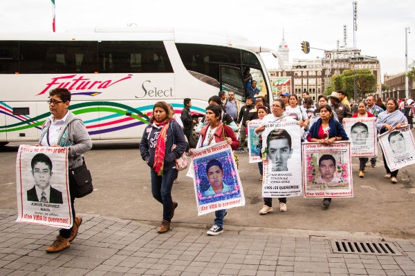 Ayotzinapa_Reunion_Palacio