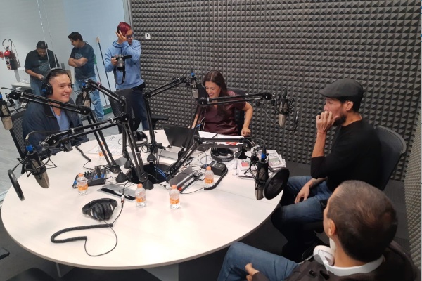 DLD en entrevista en cabina en Sergio y Lupita
FOTO:ESPECIAL