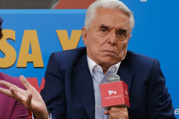 Enrique Guzmán aseguró que le da tristeza ver que su nieta se quedará sola. Foto: Cuartoscuro