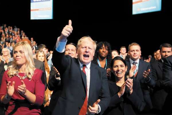 MANCHESTER. El primer ministro Boris Johnson participó ayer en el congreso de los conservadores. Foto: AP
